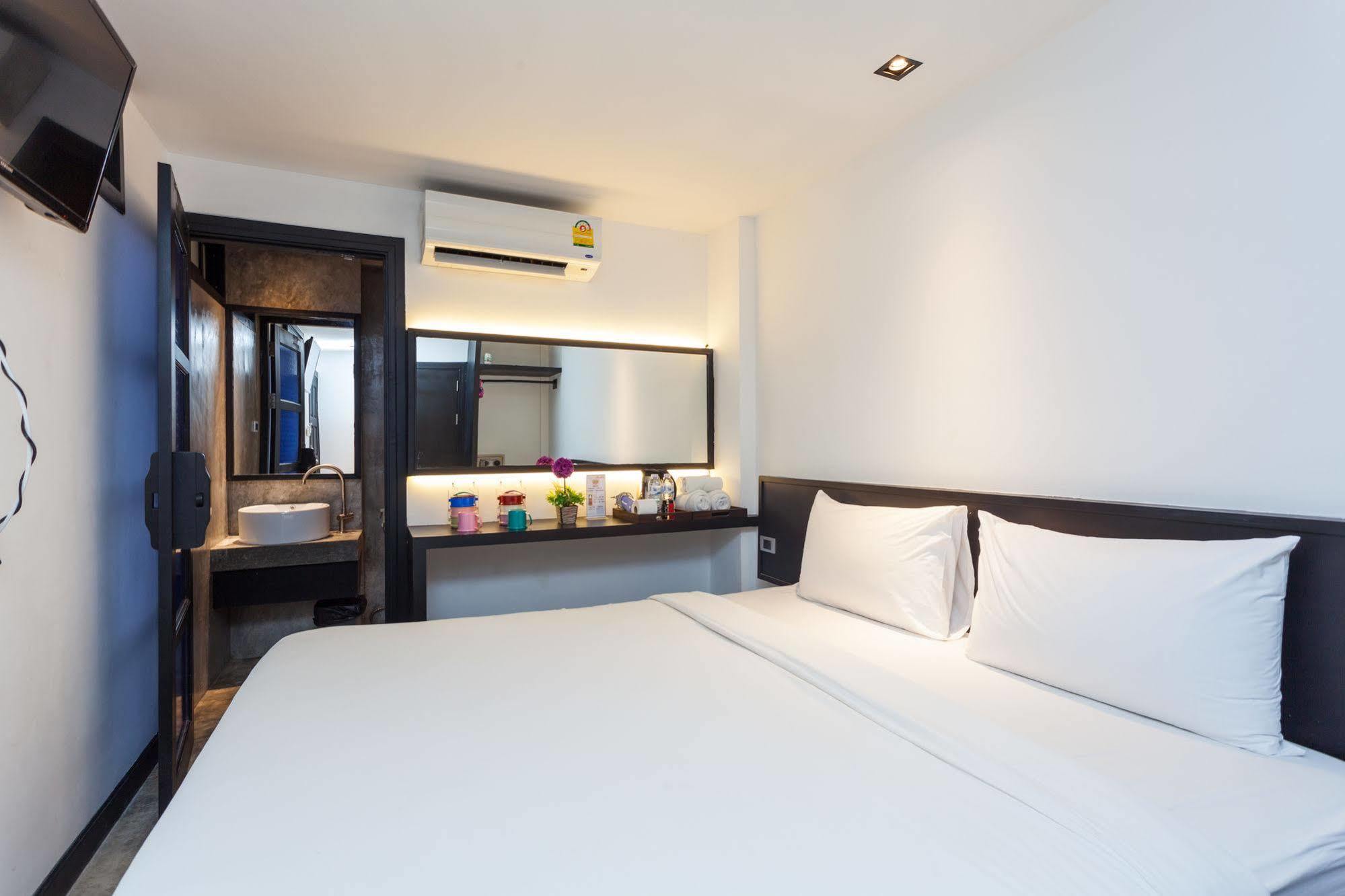 Islanda Boutique Hotel Patong Buitenkant foto