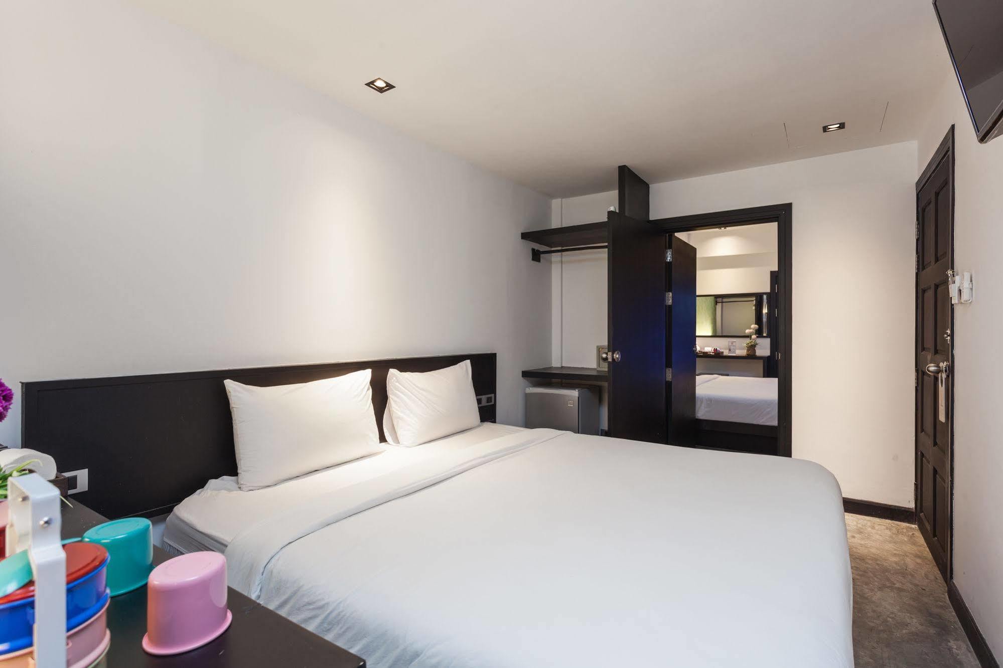 Islanda Boutique Hotel Patong Buitenkant foto
