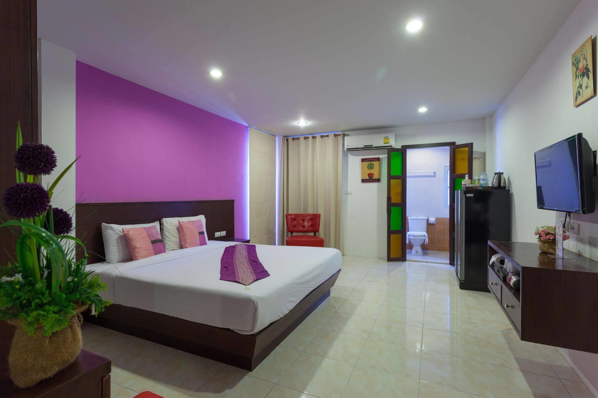 Islanda Boutique Hotel Patong Buitenkant foto