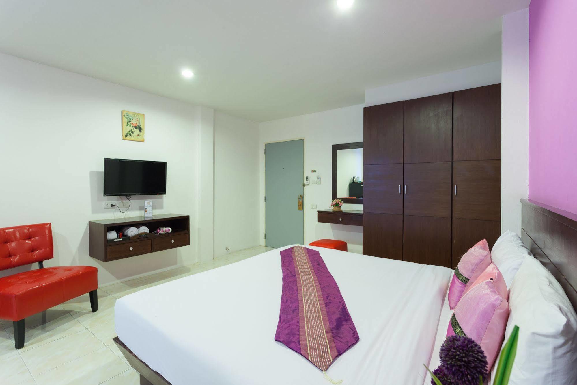 Islanda Boutique Hotel Patong Buitenkant foto